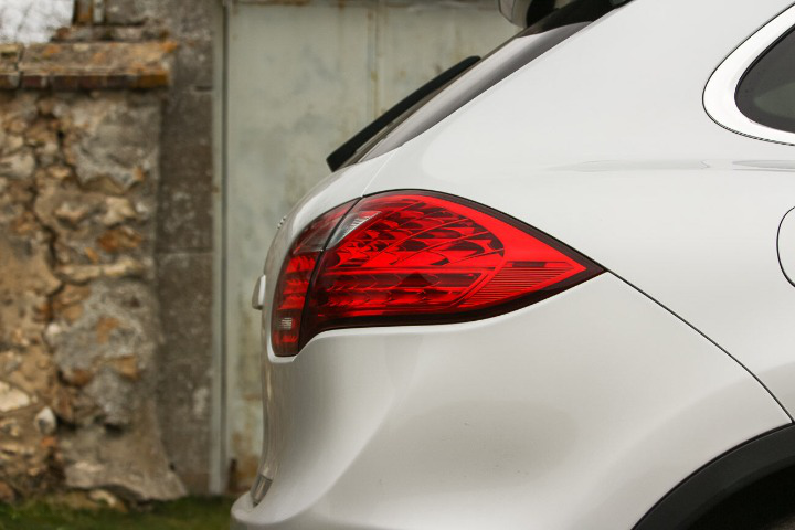 
								Porsche Cayenne S full									