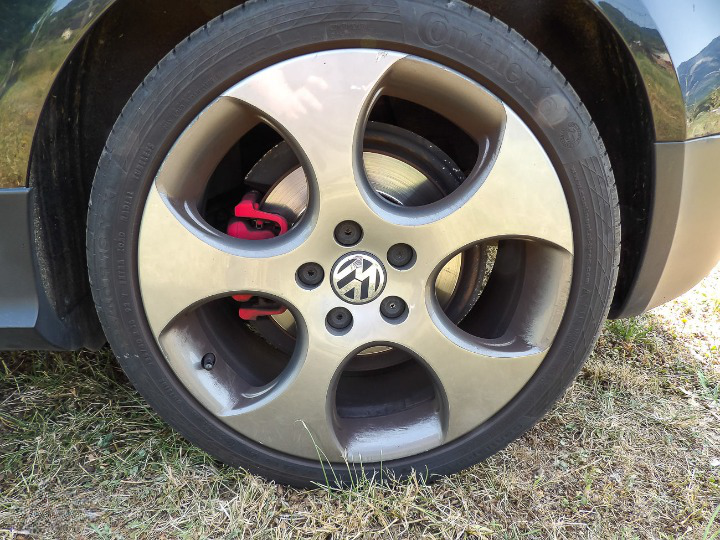 
								Volkswagen Golf 5 GTI full									
