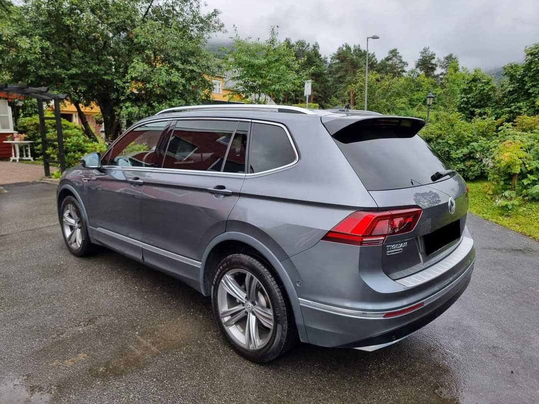 
								Volkswagen Tiguan Allspace full									