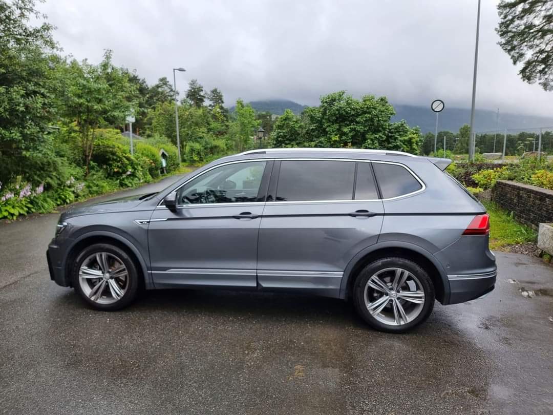 
								Volkswagen Tiguan Allspace full									