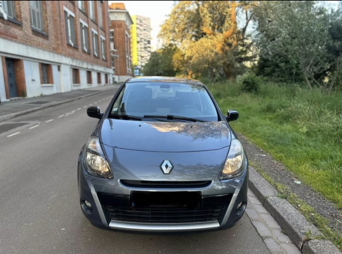 
								Renault Clio 20TH 1.5 dci full									