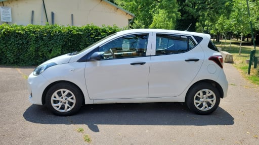 
								Hyundai i10 full									