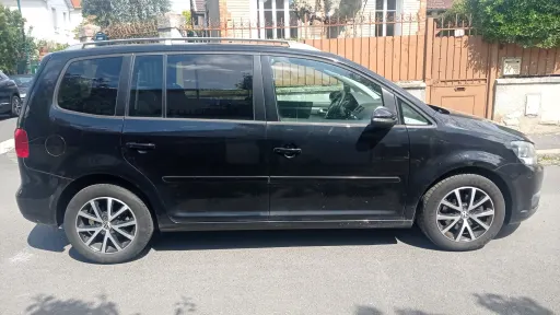 
								Volkswagen Touran full									