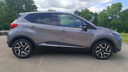 
								Renault Captur full									