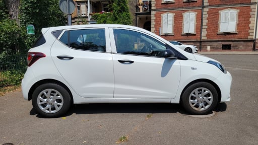 
								Hyundai i10 full									