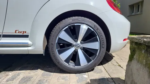 
								Volkswagen Coccinelle full									