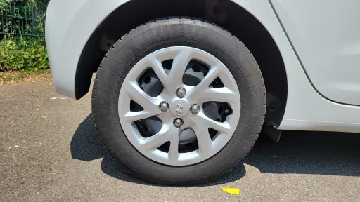 
								Hyundai i10 full									