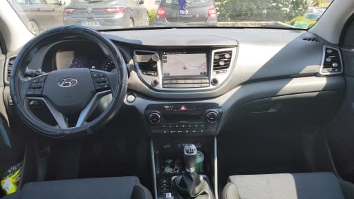
								Hyundai Tucson full									