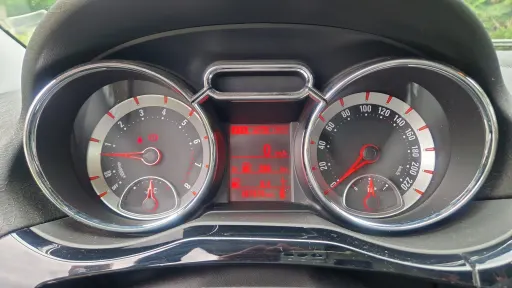 
								Opel Adam full									