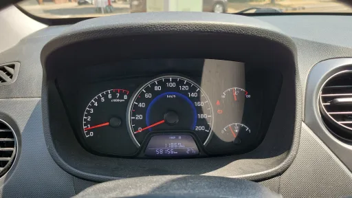 
								Hyundai i10 full									