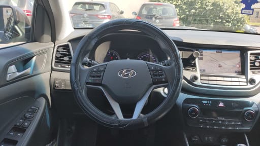 
								Hyundai Tucson full									