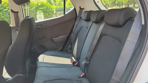 
								Hyundai i10 full									