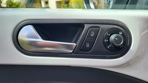 
								Volkswagen Coccinelle full									