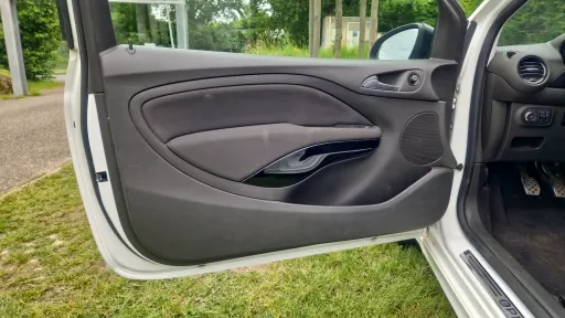 
								Opel Adam full									