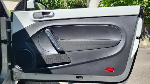 
								Volkswagen Coccinelle full									