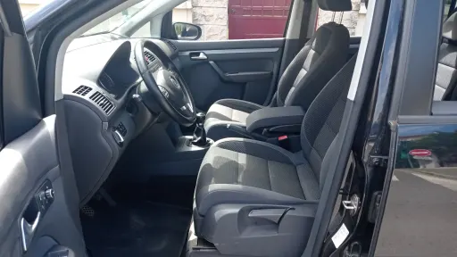 
								Volkswagen Touran full									
