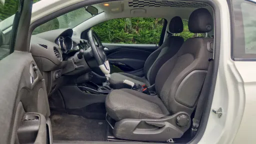 
								Opel Adam full									