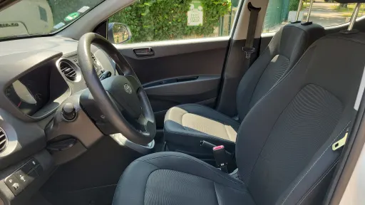 
								Hyundai i10 full									