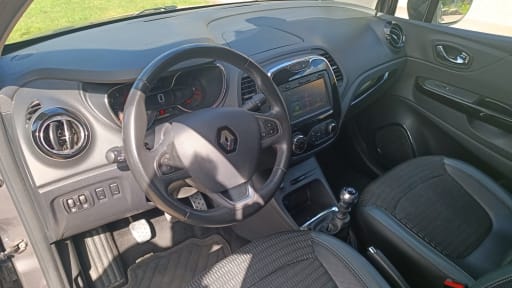 
								Renault Captur full									