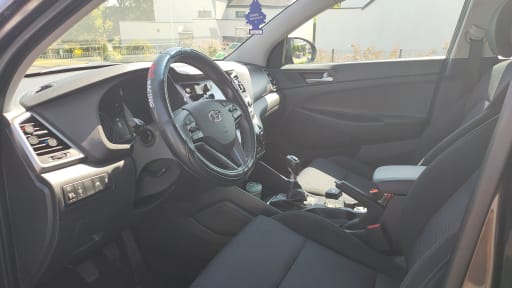
								Hyundai Tucson full									