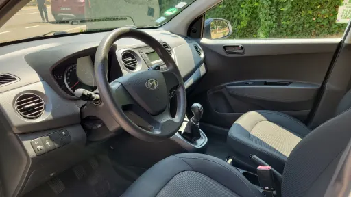 
								Hyundai i10 full									