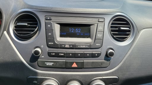 
								Hyundai i10 full									