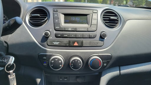 
								Hyundai i10 full									