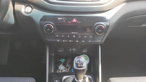 
								Hyundai Tucson full									