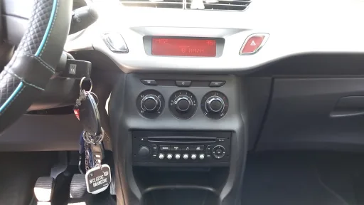 
								Citroën C3 full									