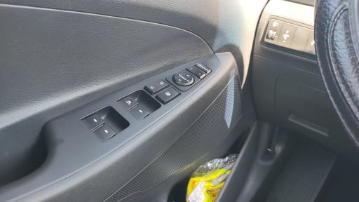 
								Hyundai Tucson full									