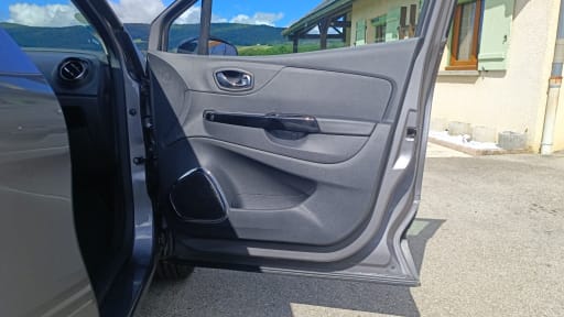 
								Renault Captur full									