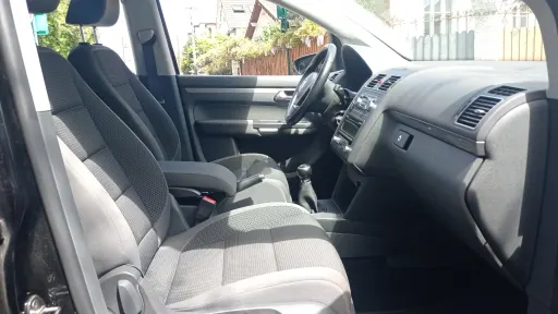 
								Volkswagen Touran full									