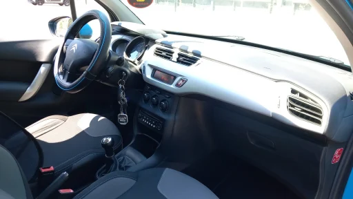 
								Citroën C3 full									