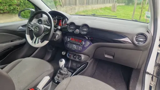 
								Opel Adam full									