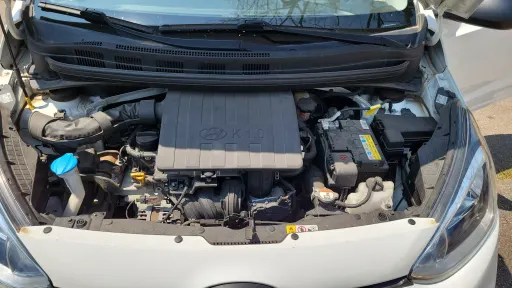 
								Hyundai i10 full									