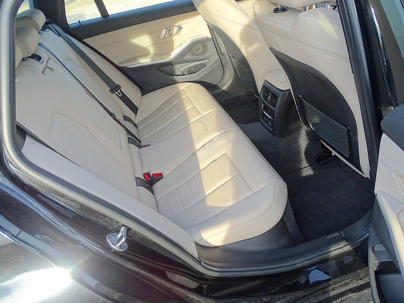 
BMW 3-Reeks Touring (G21) _ 320d full									
