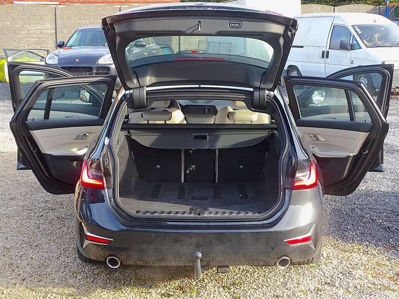 
BMW 3-Reeks Touring (G21) _ 320d full									