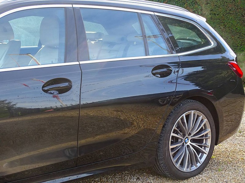 
BMW 3-Reeks Touring (G21) _ 320d full									