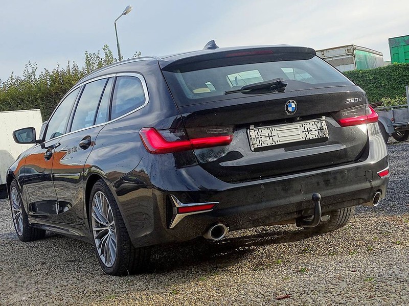 
BMW 3-Reeks Touring (G21) _ 320d full									