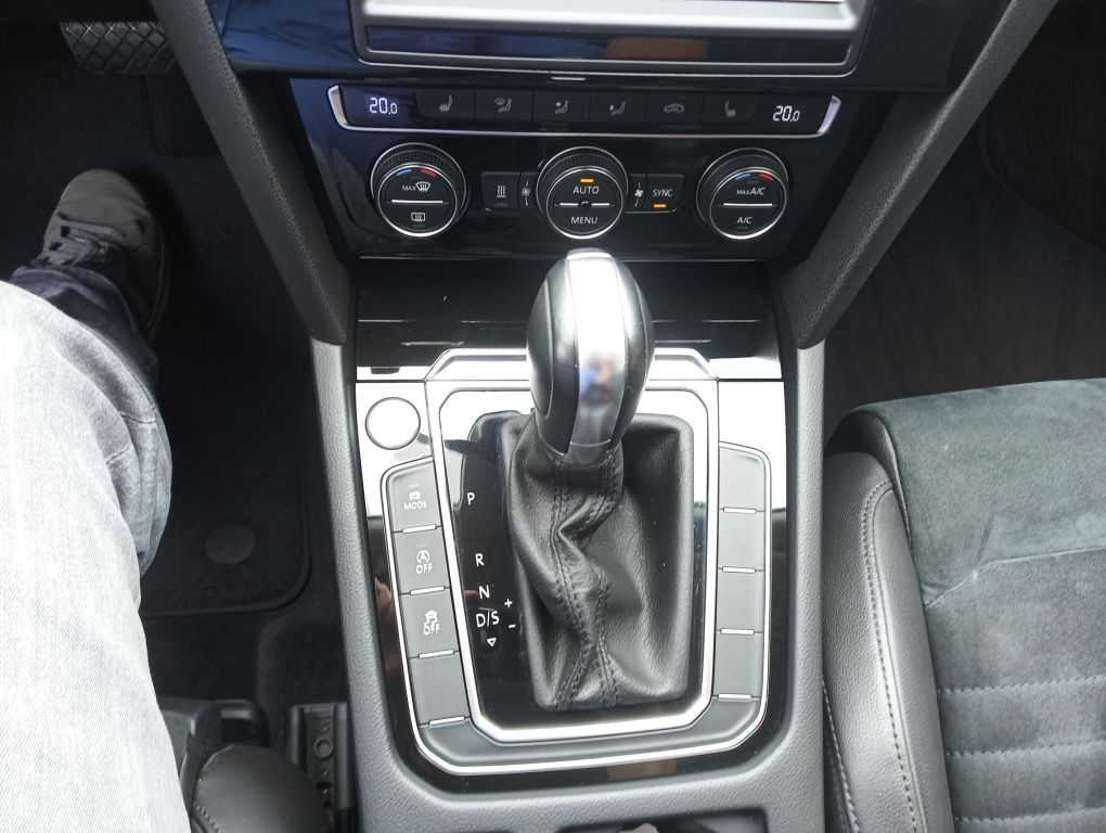 
Volkswagen Passat Variant full									