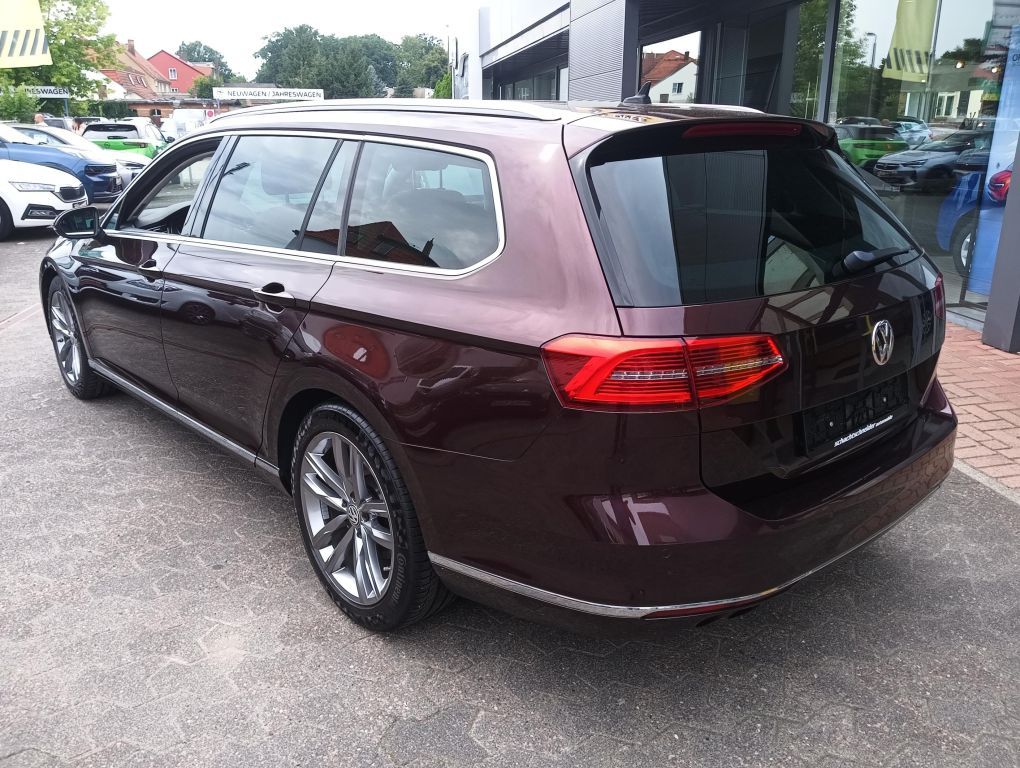 
Volkswagen Passat Variant full									