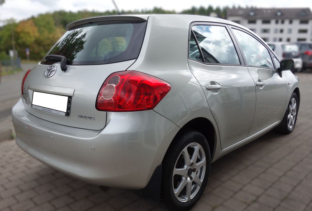 
Toyota Auris full									