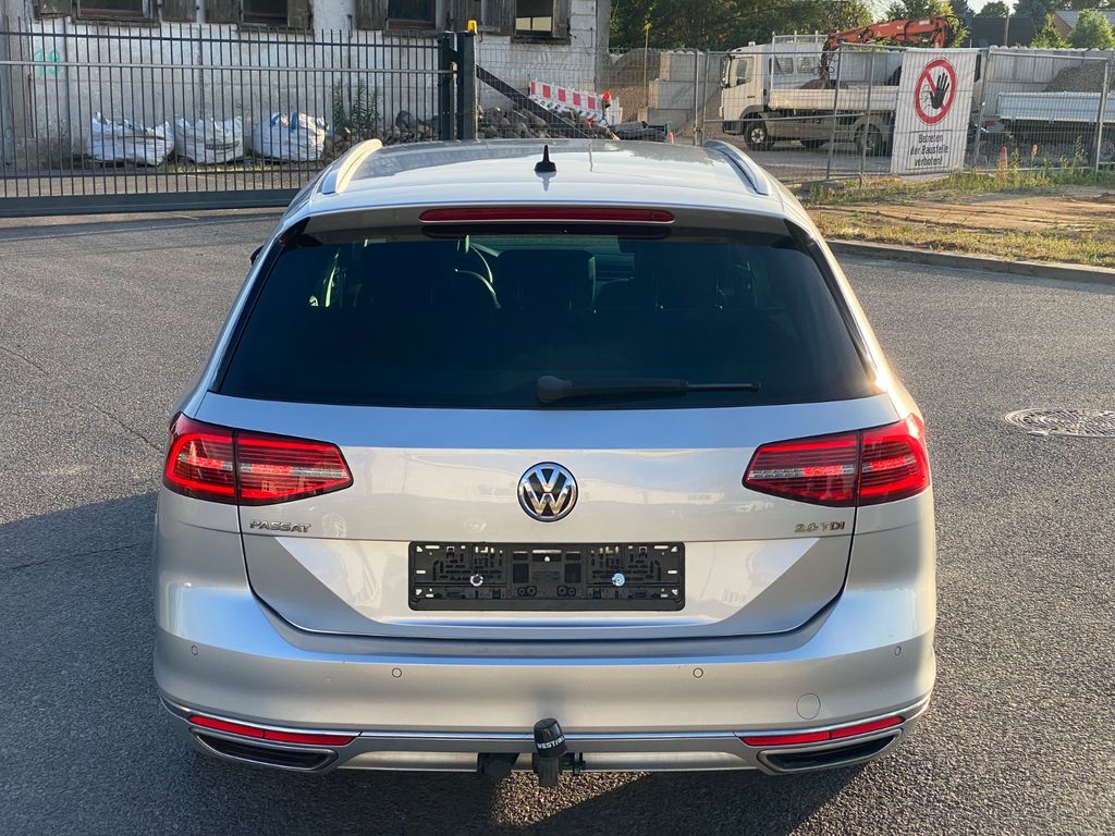 
Volkswagen Passat Variant Highline full									