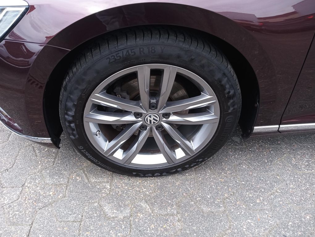 
Volkswagen Passat Variant full									