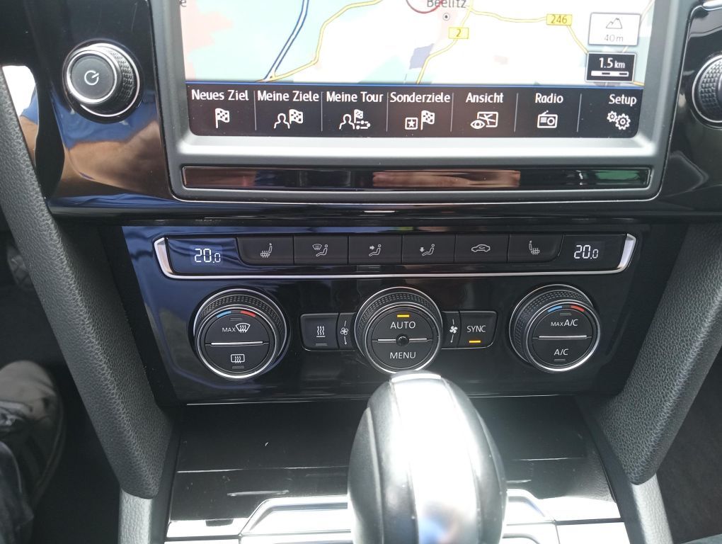 
Volkswagen Passat Variant full									