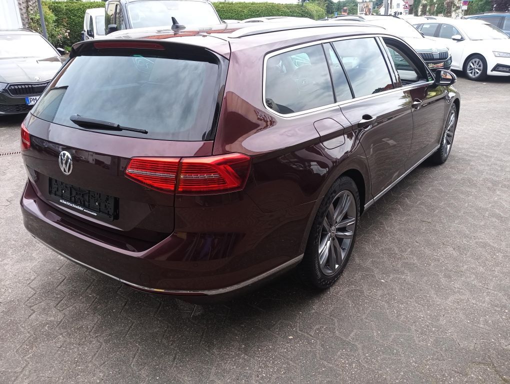 
Volkswagen Passat Variant full									