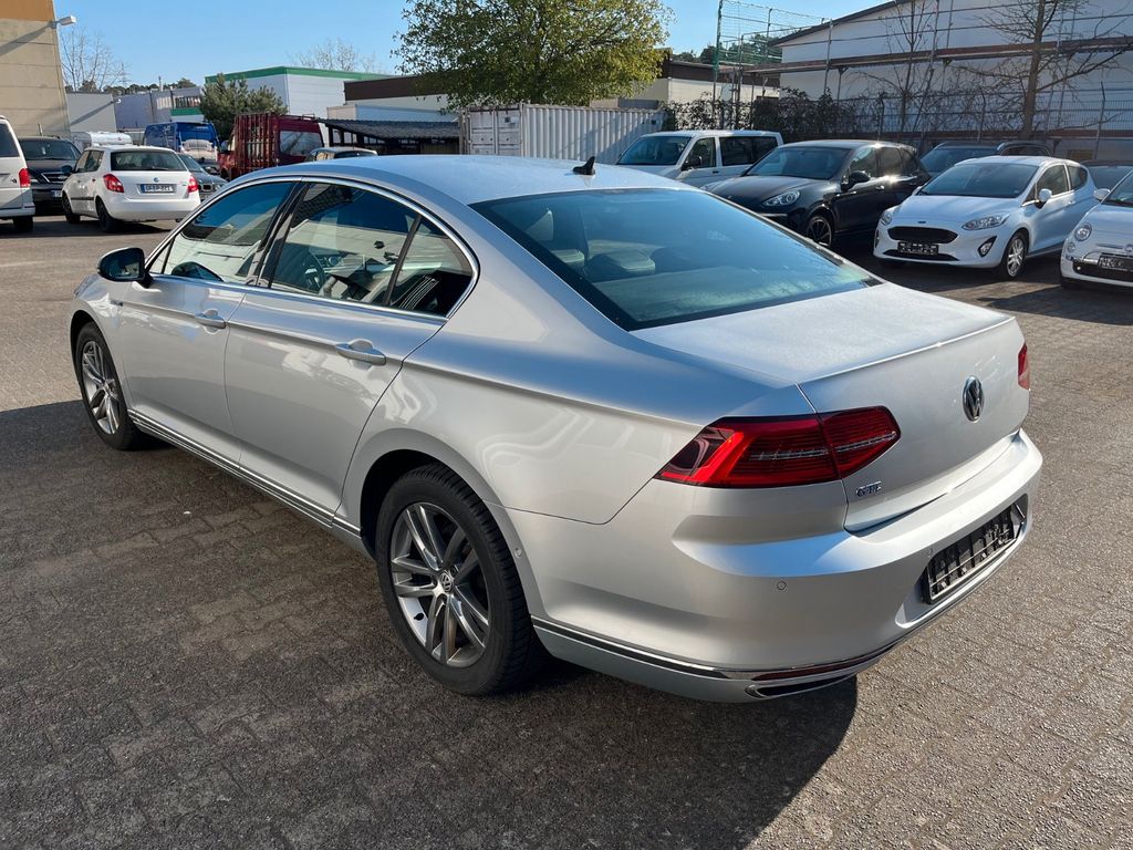 
Volkswagen Passat GTE 1.4TSI eHybrid Highline con navegación LED HUD full									