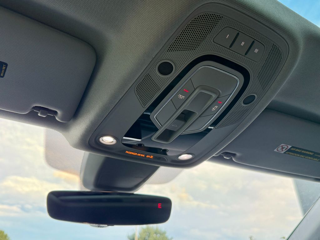 
Audi A4 B9/8W Sport full									