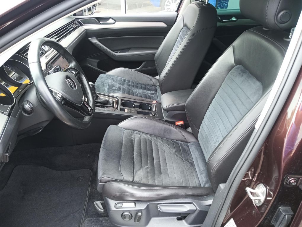 
Volkswagen Passat Variant full									