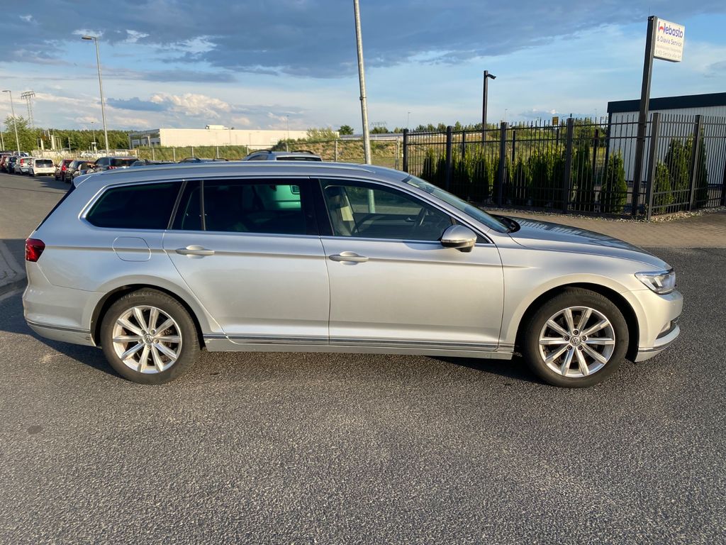 
Volkswagen Passat Variant Highline full									